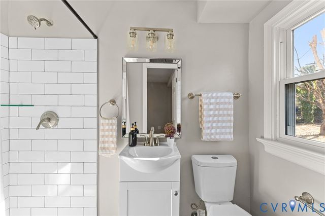 8005 Three Chopt Rd, Henrico, VA 23229