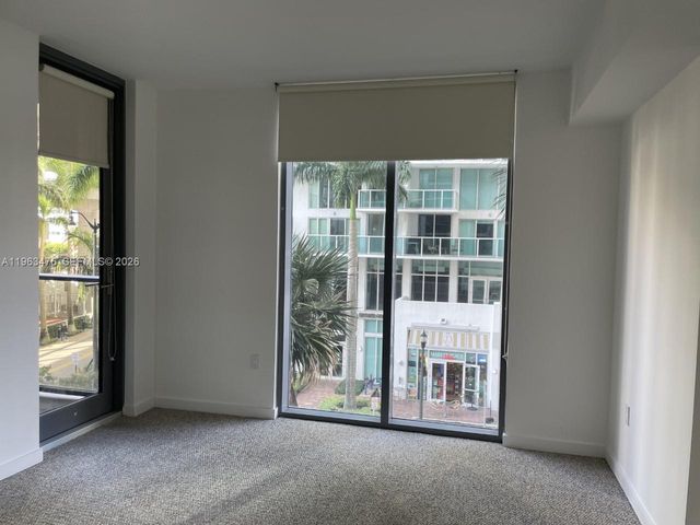 31 SE 6th St 404, Miami, FL 33131