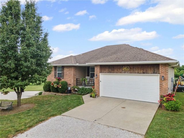 9148 Friendship Road, Richmond, MO 64085
