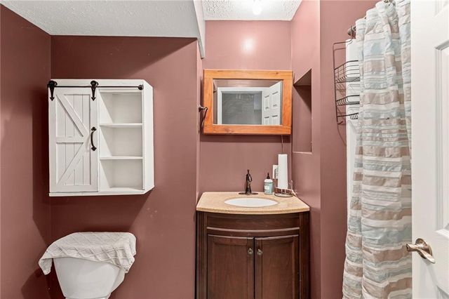 9148 Friendship Road, Richmond, MO 64085