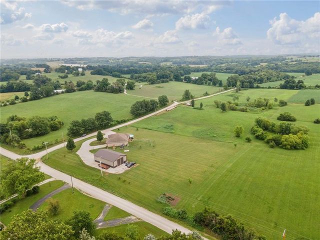 9148 Friendship Road, Richmond, MO 64085