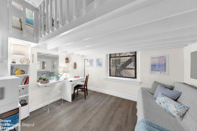 140 W 69th St Apt 61B, New York City, NY 10023