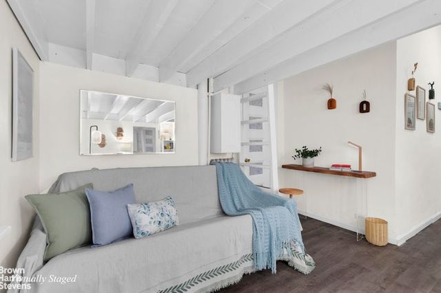 140 W 69th St Apt 61B, New York City, NY 10023