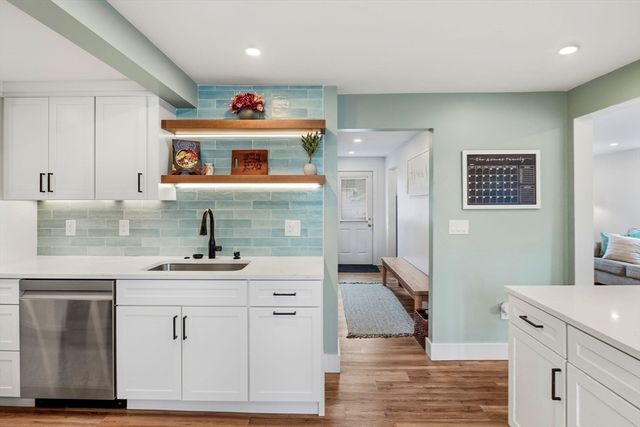 1 River Ct, Ipswich, MA 01938