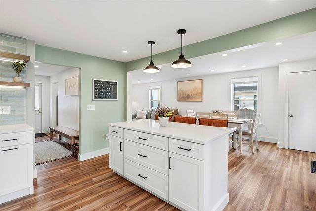 1 River Ct, Ipswich, MA 01938