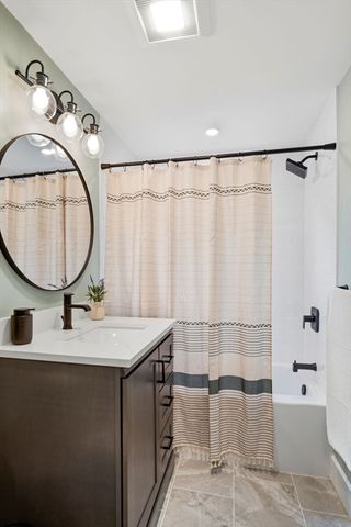 1 River Ct, Ipswich, MA 01938