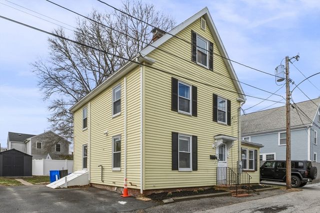 1 River Ct, Ipswich, MA 01938