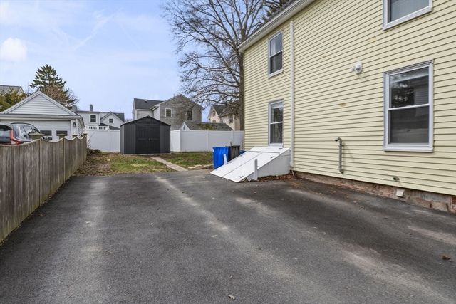 1 River Ct, Ipswich, MA 01938