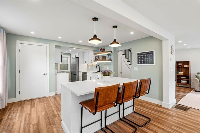 1 River Ct, Ipswich, MA 01938