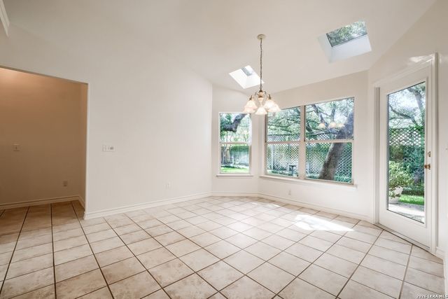 15634 Mission Crst, San Antonio, TX 78232