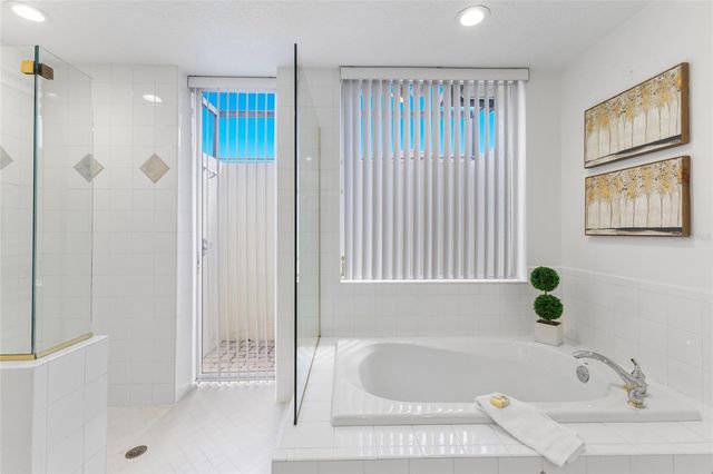 7062 TWIN HILLS TERRACE, Lakewood Ranch, FL 34202