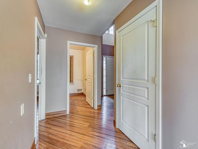 9676 Landsdowne Lane, Ypsilanti, MI 48197