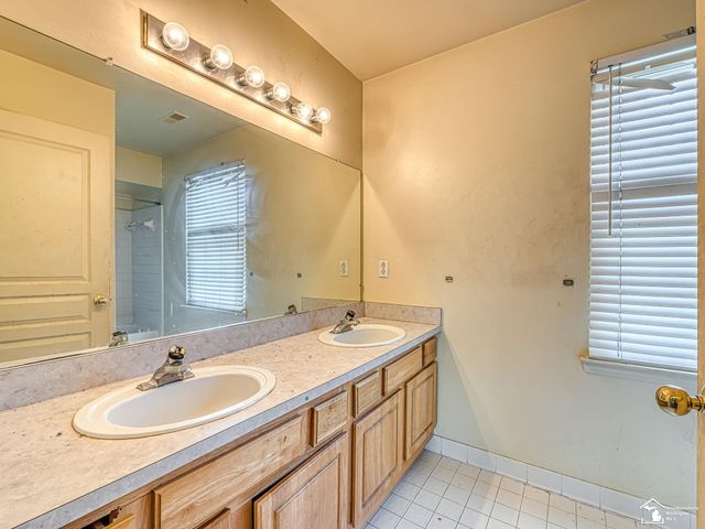 9676 Landsdowne Lane, Ypsilanti, MI 48197