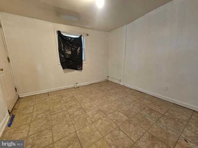 869 E RUSSELL ST, Philadelphia, PA 19134