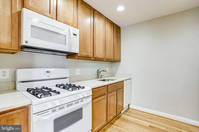 3515 WASHINGTON BLVD #210, Arlington, VA 22201