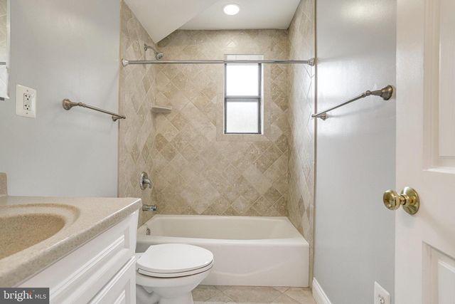 3515 WASHINGTON BLVD #210, Arlington, VA 22201