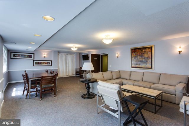 3515 WASHINGTON BLVD #210, Arlington, VA 22201