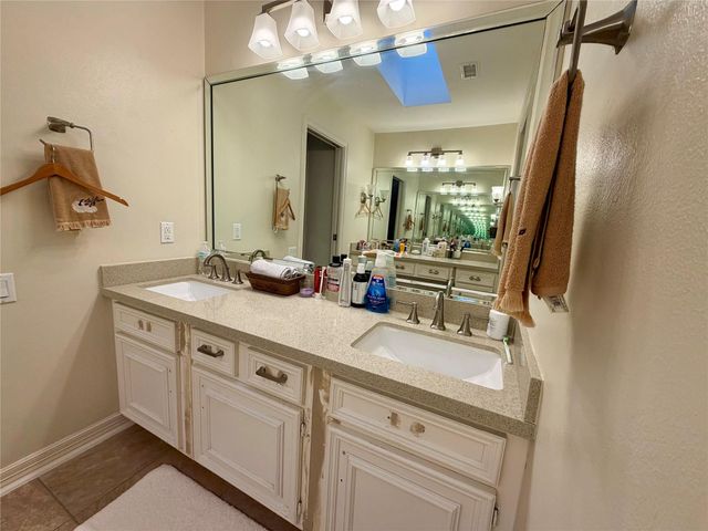 201 Litchfield Lane, Houston, TX 77024