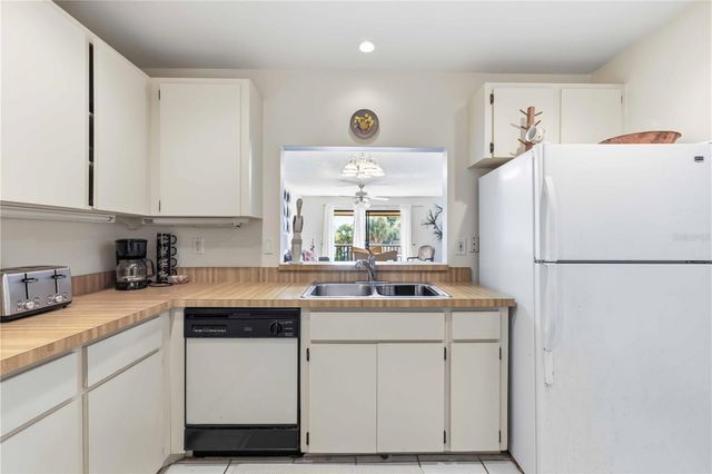 9034 MIDNIGHT PASS ROAD 6, Sarasota, FL 34242