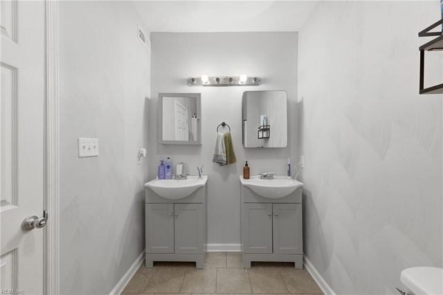 139 Locust AVE, Hampton, VA 23661