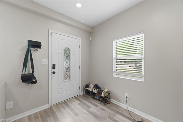 139 Locust AVE, Hampton, VA 23661