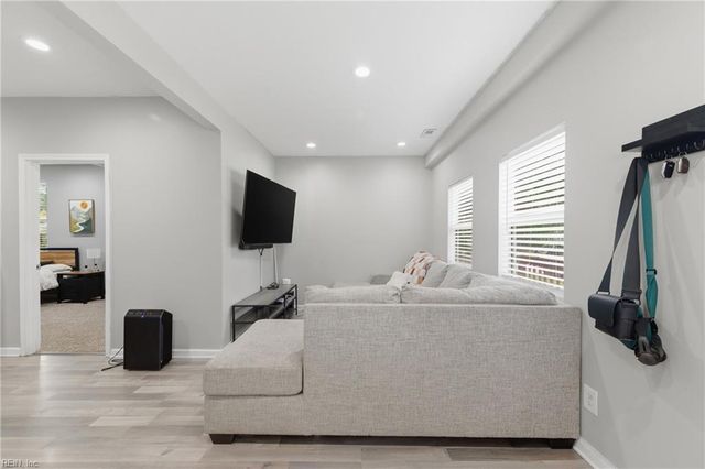 139 Locust AVE, Hampton, VA 23661