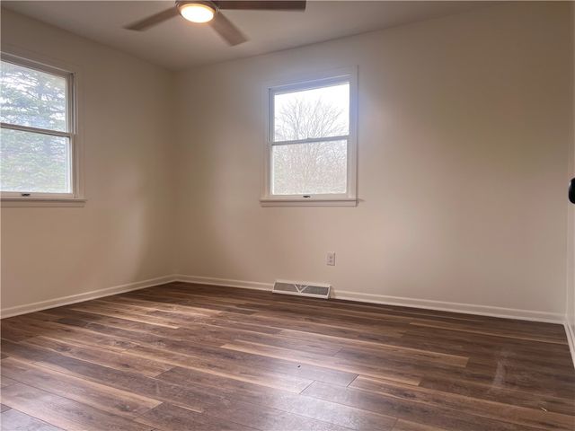 911 Richview Dr, Union Twp, PA 16101