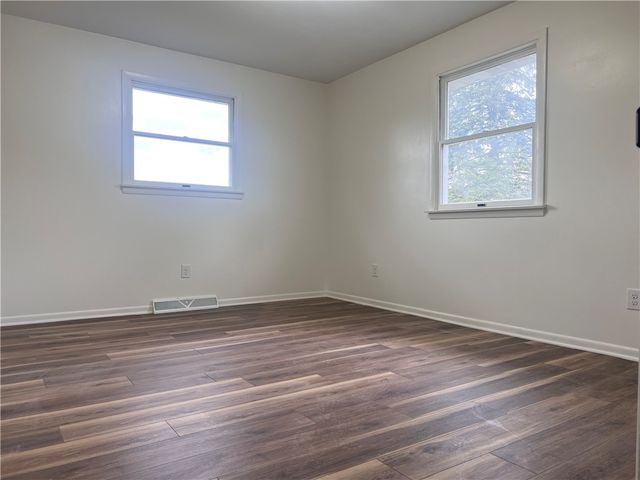 911 Richview Dr, Union Twp, PA 16101