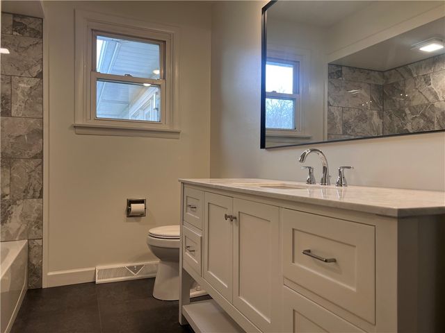 911 Richview Dr, Union Twp, PA 16101