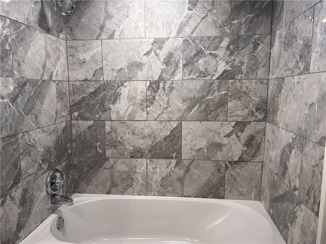 911 Richview Dr, Union Twp, PA 16101