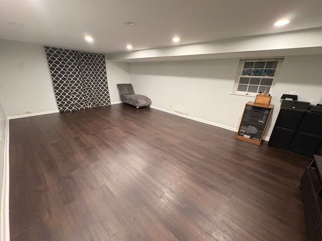 5212 Harmswood Terrace, Skokie, IL 60077