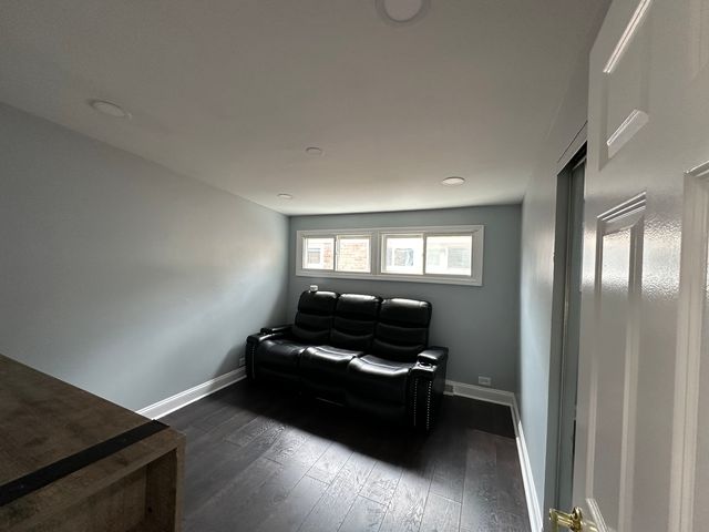 5212 Harmswood Terrace, Skokie, IL 60077