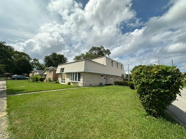 5212 Harmswood Terrace, Skokie, IL 60077