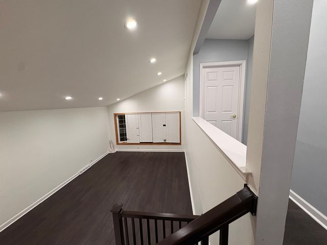 5212 Harmswood Terrace, Skokie, IL 60077