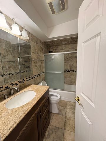 5212 Harmswood Terrace, Skokie, IL 60077