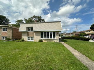 5212 Harmswood Terrace, Skokie, IL 60077