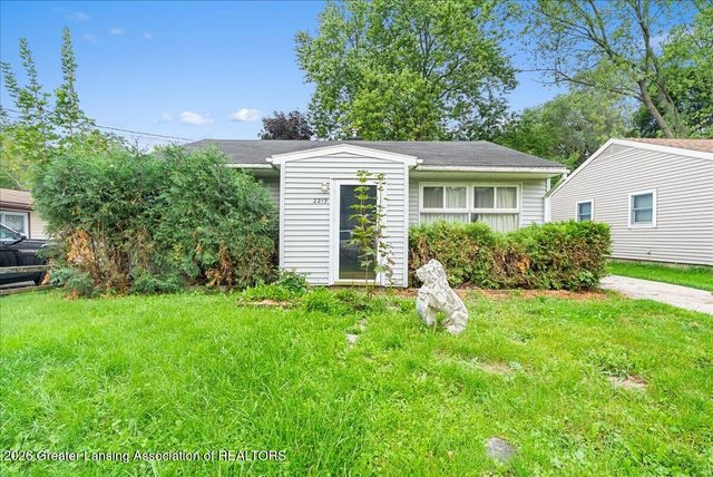 2219 Meadowlawn Drive, Holt, MI 48842