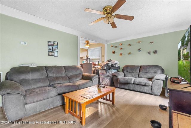 2219 Meadowlawn Drive, Holt, MI 48842