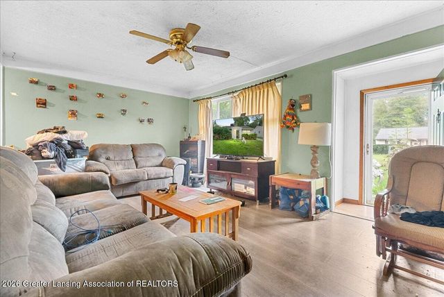2219 Meadowlawn Drive, Holt, MI 48842