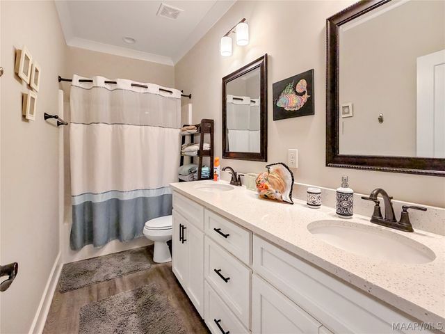 266 Watkins Glen Drive, Wetumpka, AL 36093