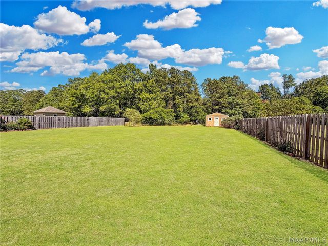 266 Watkins Glen Drive, Wetumpka, AL 36093