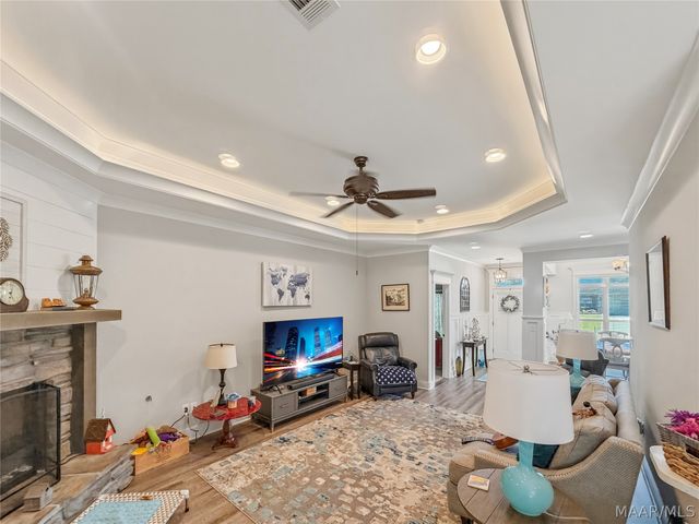 266 Watkins Glen Drive, Wetumpka, AL 36093