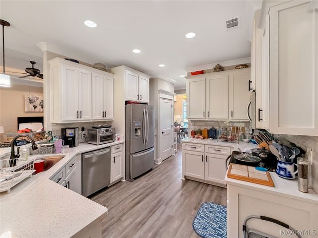 266 Watkins Glen Drive, Wetumpka, AL 36093