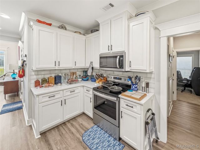 266 Watkins Glen Drive, Wetumpka, AL 36093