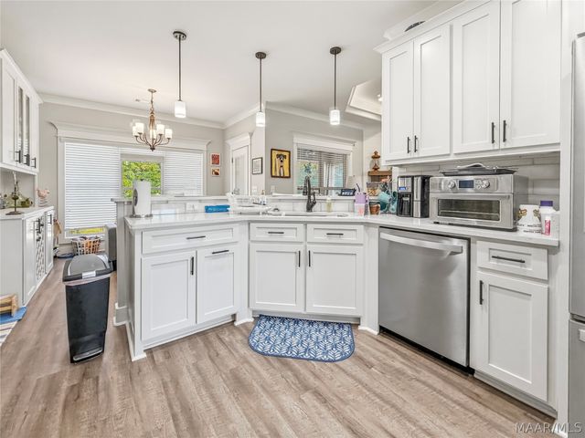 266 Watkins Glen Drive, Wetumpka, AL 36093