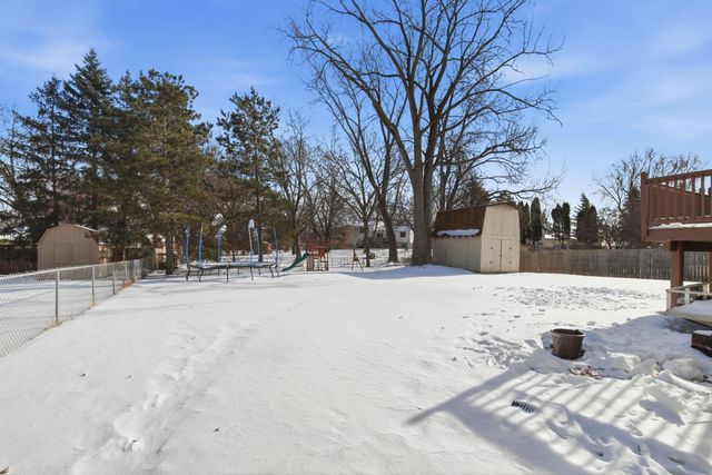 7440 Drew Avenue N, Brooklyn Park, MN 55443