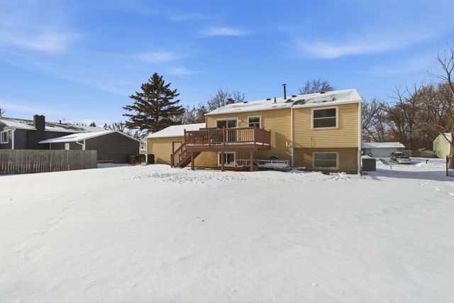 7440 Drew Avenue N, Brooklyn Park, MN 55443