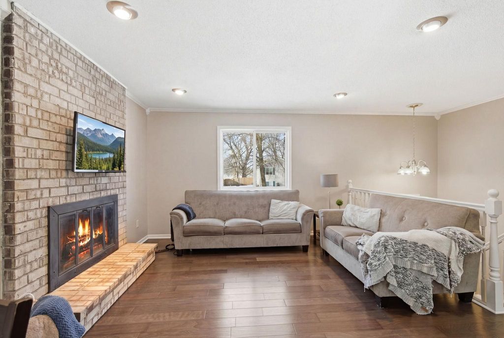 7440 Drew Avenue N, Brooklyn Park, MN 55443