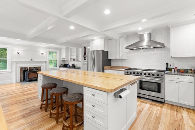 19-21 Downfall Rd, Newbury, MA 01922