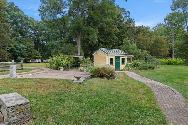 19-21 Downfall Rd, Newbury, MA 01922